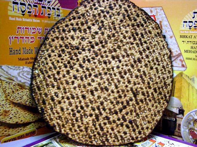 שלהבת לייט - מצה שמורה - עבודת יד -מצות ברכת הפסח - עבודת יד