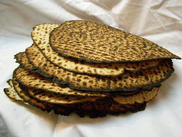 שלהבת לייט - מצה שמורה - עבודת יד -מצות ברכת הפסח - עבודת יד