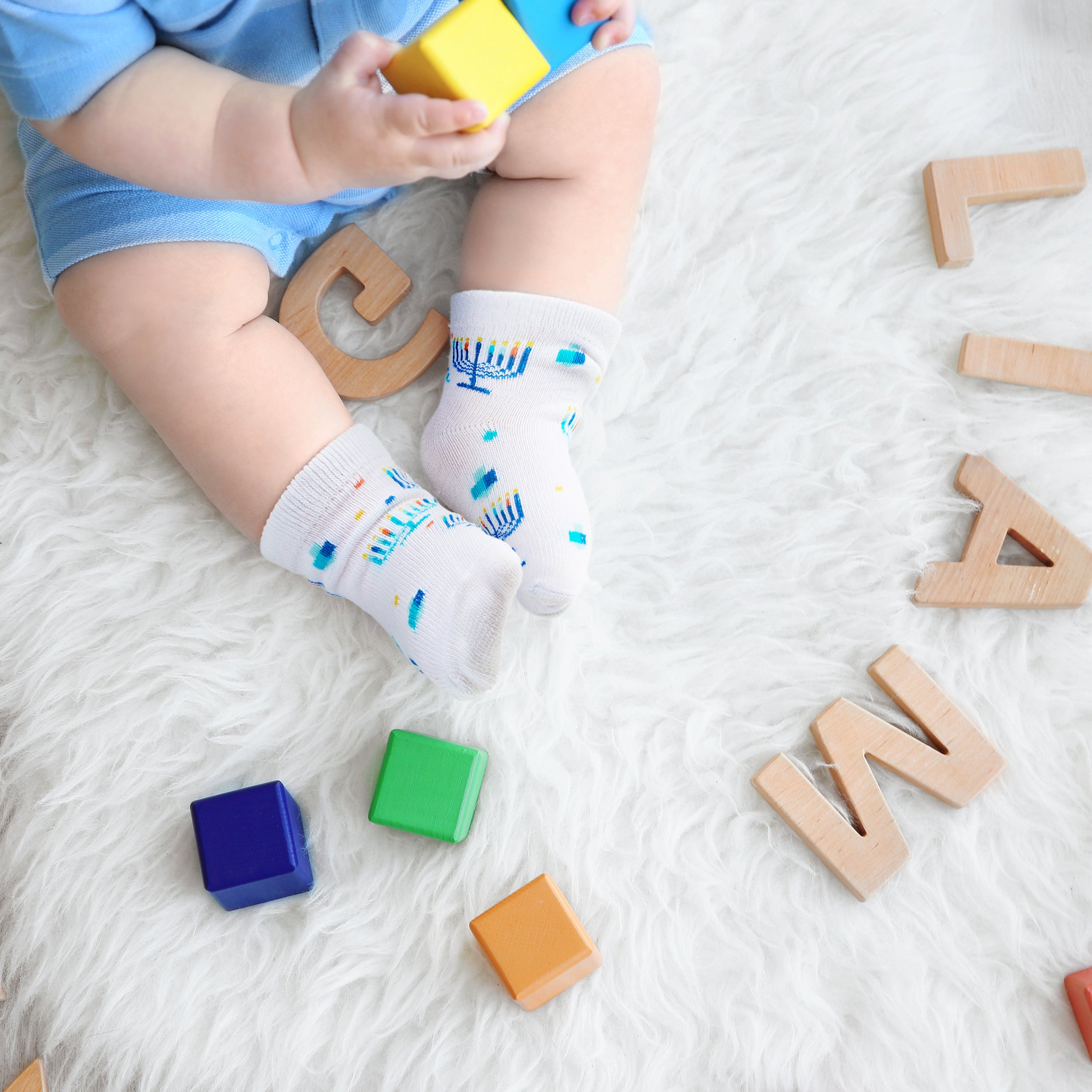 גרביים לתינוקות לחנוכה