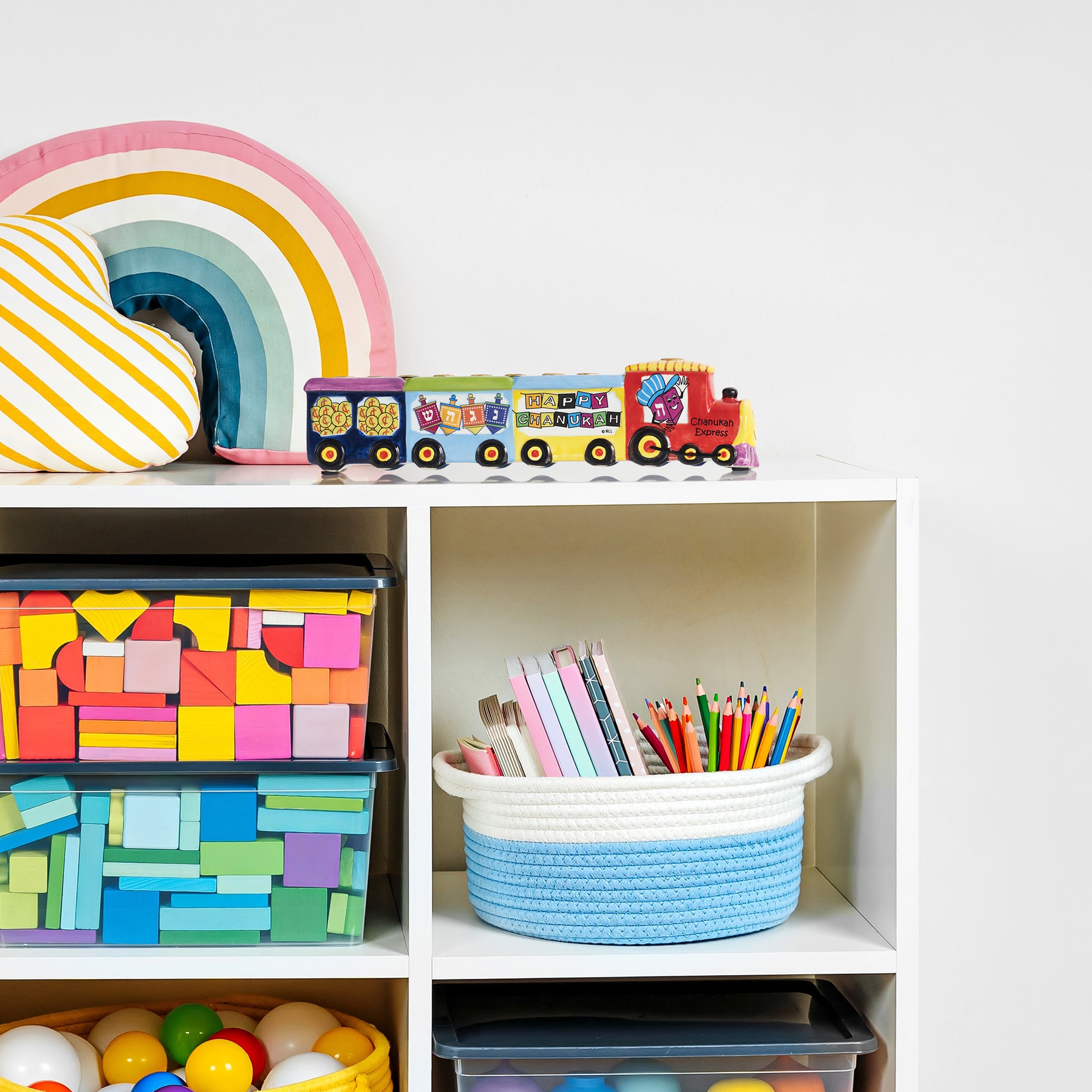 חנוכיית ילדים רכבת קרמי