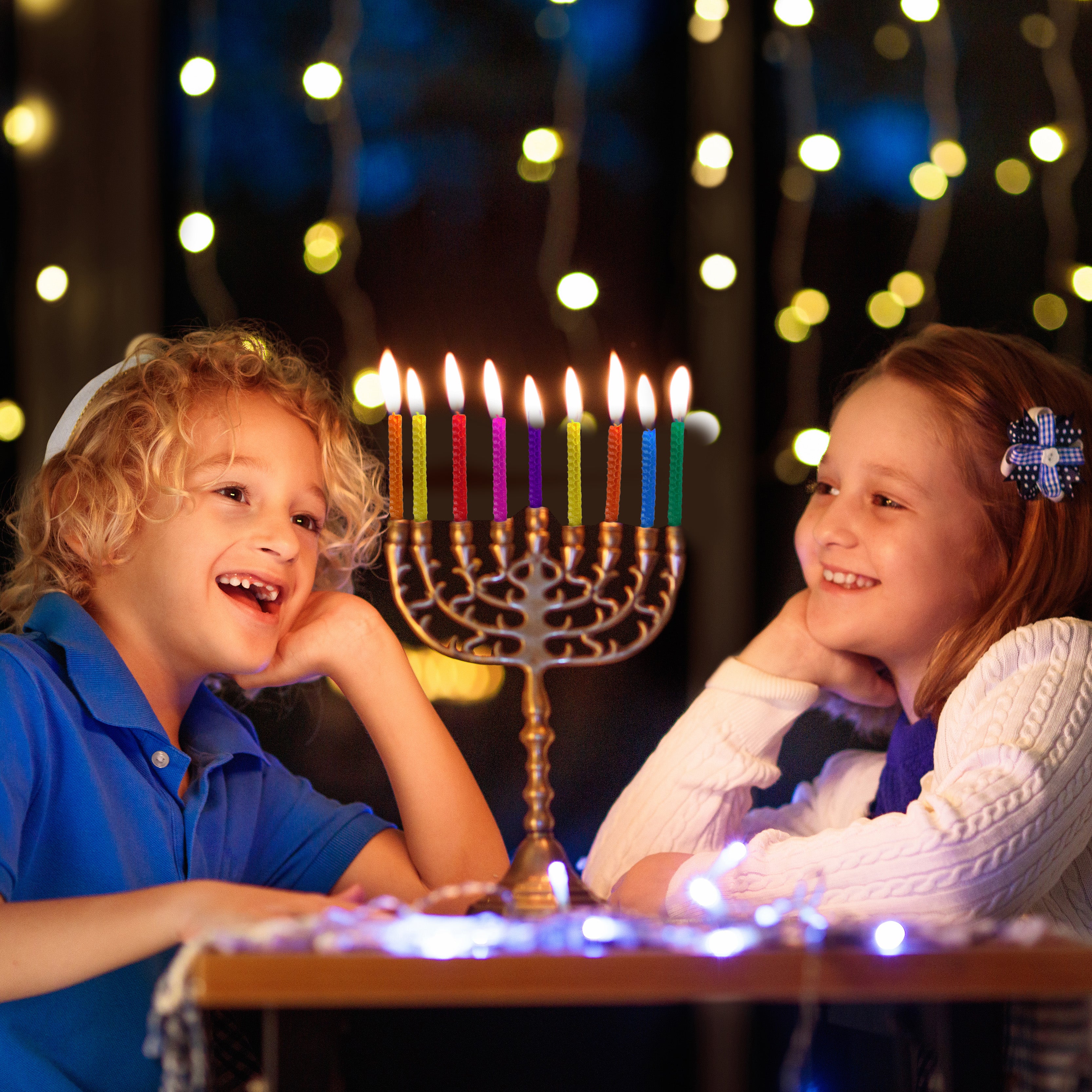 יצירה לילדים לחנוכה: ערכה להכנה עצמית של נרות שעווה! – שלהבת לייט